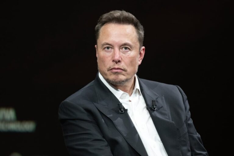Elon Musk is a Trillionaire Again Thanks to SpaceX Stock - Benzinga