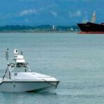 A 24-foot American drone boat came to Panama for an 11-day exercise and never left, and it now patrols the coast for drug runners next to Panama's coast guard, carrying radar and cameras, topping 40 mph and running more than 1,000 nautical miles on dies - Autonocion.com