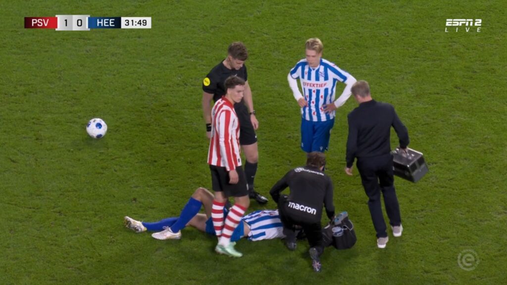 PSV v Heerenveen viewers furious: 'Van Bommel should have been sent off again!' - Goal.com