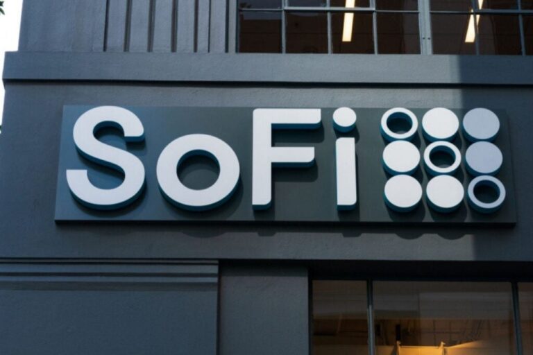 SoFi Stock Falls Toward Its 52-Week Low as BofA Miss Weighs on Banking Stocks - Benzinga