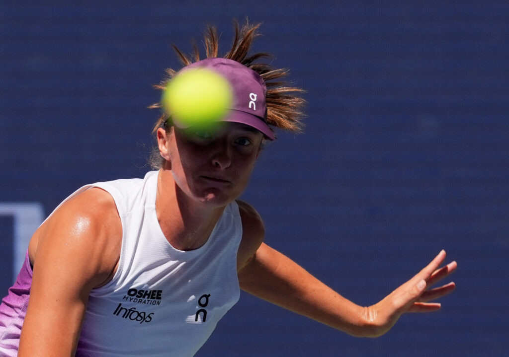 On brink of defeat, Iga Swiatek launches epic comeback to get past Donna Vekic at China Open - thebiglead.com