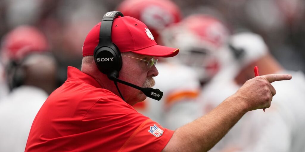 Chiefs beat the Raiders to move to 4-0 behind Patrick Mahomes and Kenneth Walker III - KY3
