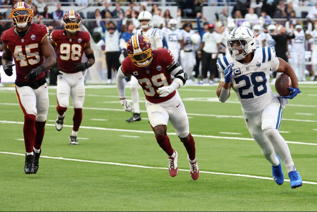 WATCH: Jonathan Taylor gives Colts lead after rough offensive start - AOL.com