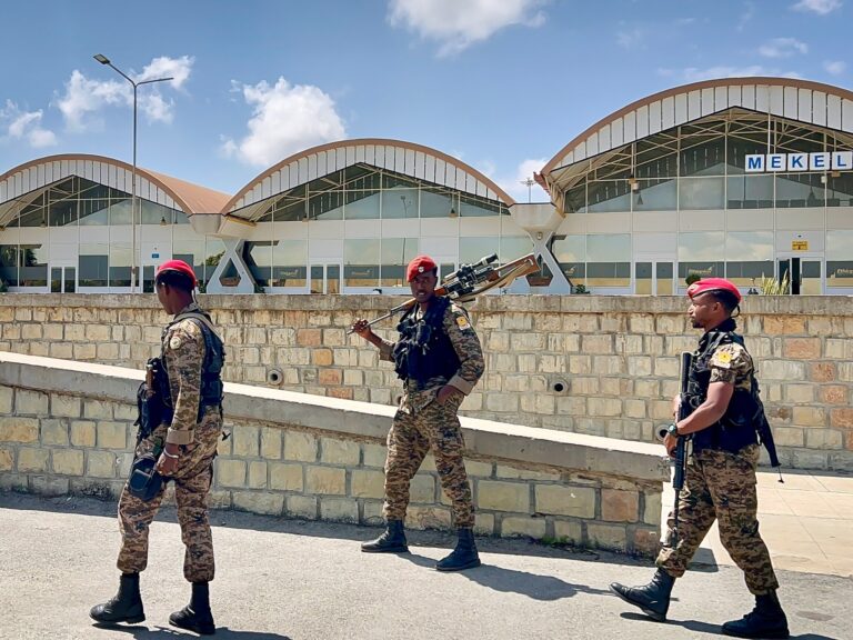 Witnesses spot Eritrean troops inside northern Ethiopia as tensions flare - Al Jazeera