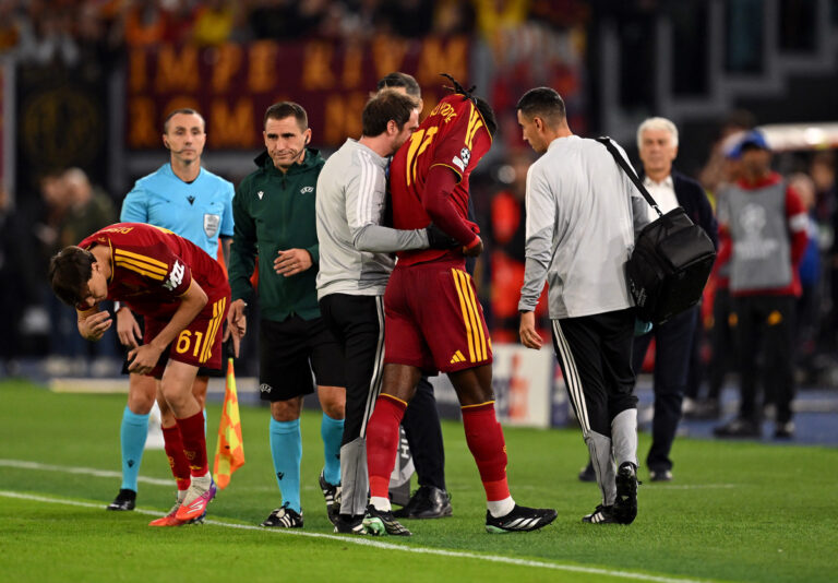 Roma’s Kone forced off in 17 minutes against Real Madrid as Mbappe and France teammates console him - Football Italia