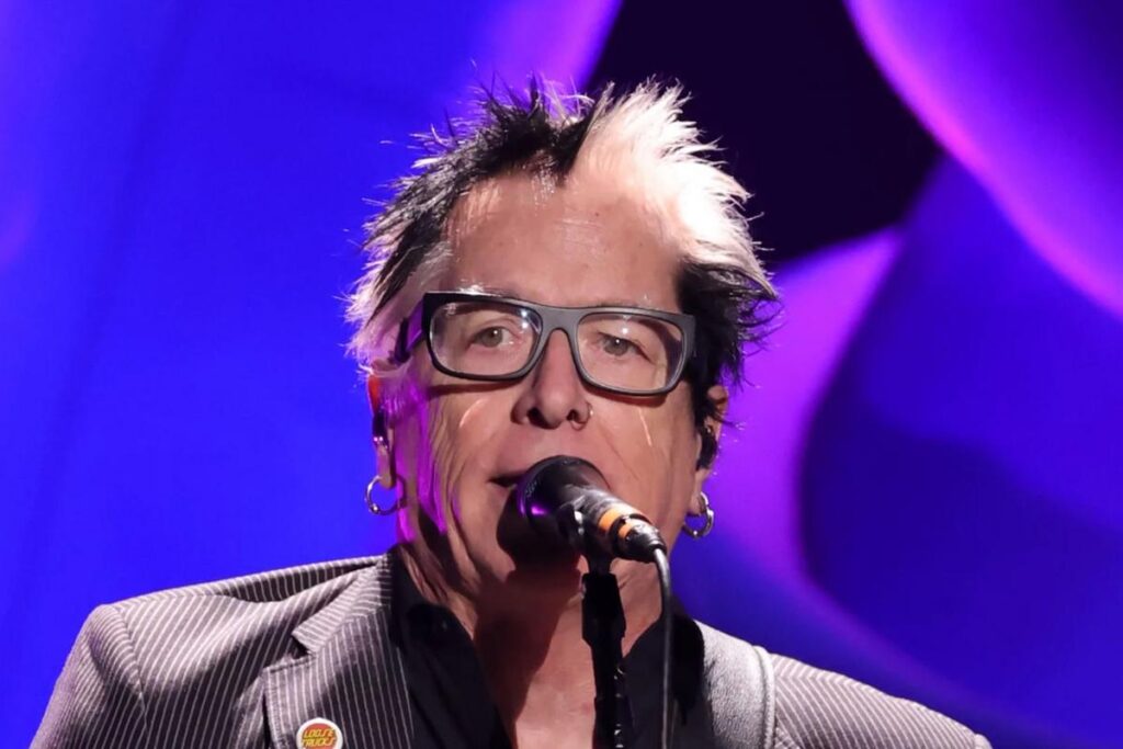 The Offspring's Noodles to Step Away From Performing Due to 'Serious Health Issue' - See Statement - Loudwire
