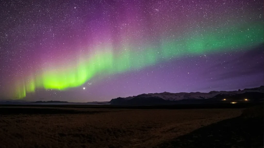 Aurora Australis Australia Tonight: When & Where To See The Southern Lights - ELLE Australia