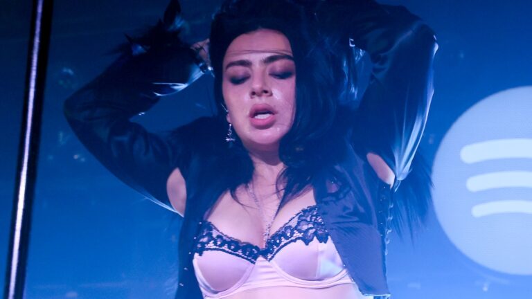 Austin City Limits 2026 Livestream: How to Watch Charli XCX, Lorde & More, Full Weekend Schedule - justjared.com