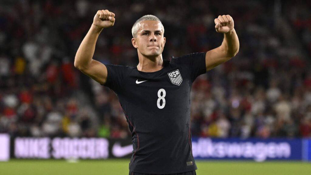 Cavan Sullivan And Barcelona Prospect Diego Kochen Start For USA vs. Mexico - FOX Sports