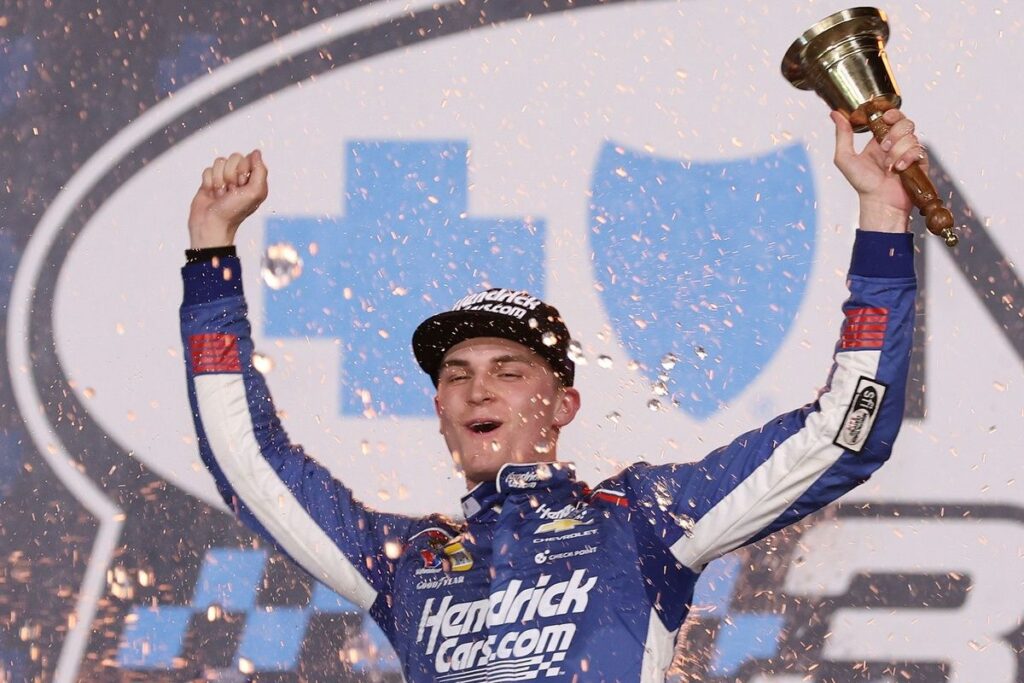 Corey Day wins Charlotte NASCAR O'Reilly race with three-wide pass for the lead - inkl