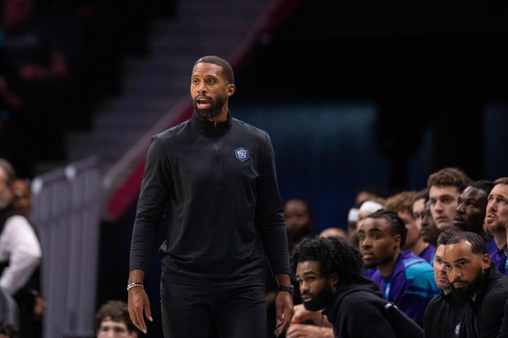 Charles Lee Says Hornets 'Not a Finished Product' Heading Into Preseason Road Trip - roundtable.io