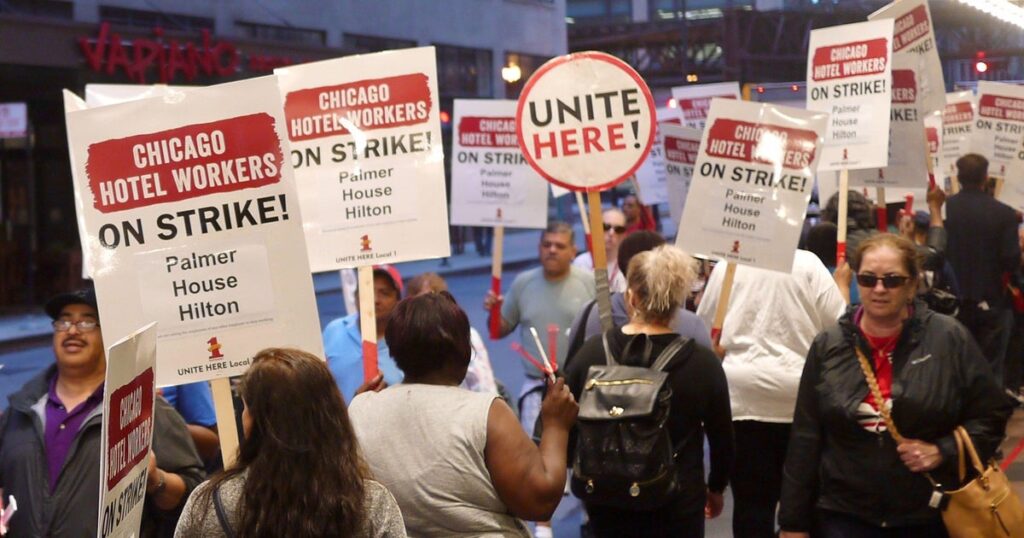 Hotel workers on strike ahead of Chicago marathon weekend - CBS News