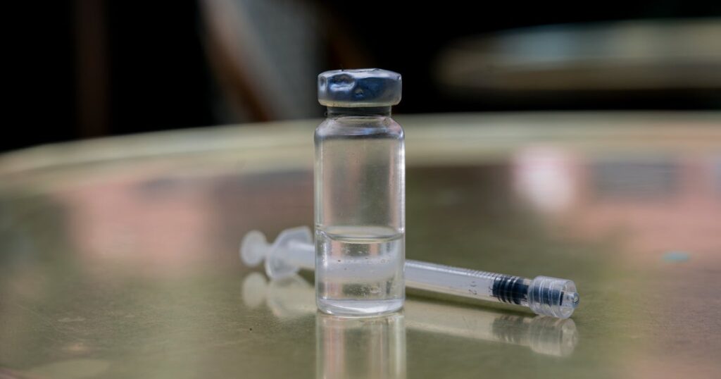 Two deaths were reported to the FDA. Is the bootleg weight-loss drug "Reta" to blame? - CBS News