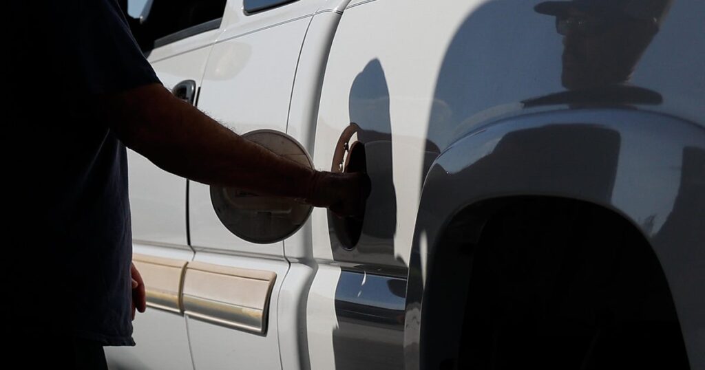 Would access to Russian diesel help drive down prices in the U.S.? - CBS News