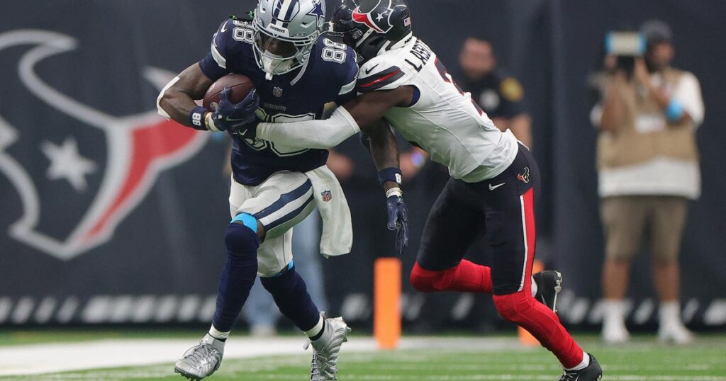 CeeDee Lamb's late TD lifts Cowboys over Texans 34-30 - CBS News