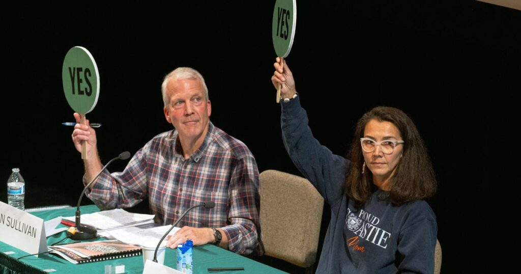 Live Updates: Alaska's Senate ballot controversy and more from the campaign trail as early voting continues - CBS News