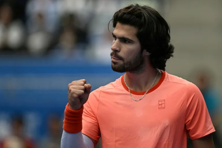 Alcaraz through to Japan Open semis after Shapovalov injury - Yahoo