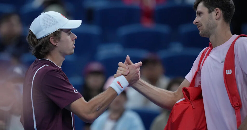 De Minaur reaches China Open final with Djokovic playing Medvedev next - Yahoo Sports