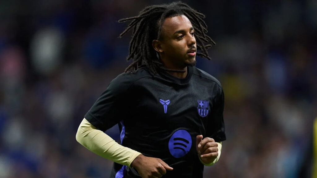 Jules Kounde tries unusual recovery method in bid to make Barcelona’s El Clasico squad - Yahoo Sports
