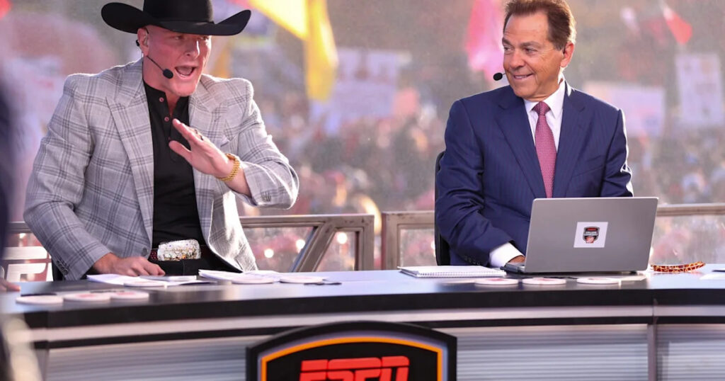 ESPN College GameDay crew predicts the winner of Ohio State vs. Iowa - Yahoo Sports