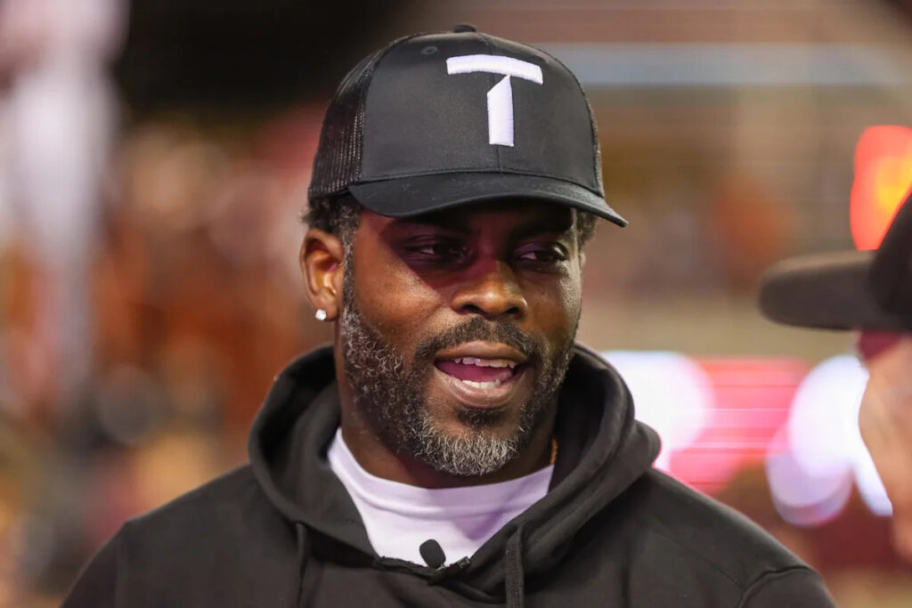 “Can’t Believe”: Michael Vick’s Wife Turns Emotional Over a Family Occasion in Front of 247K People - Yahoo