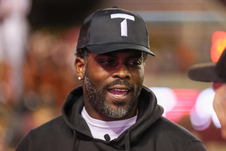“Can’t Believe”: Michael Vick’s Wife Turns Emotional Over a Family Occasion in Front of 247K People - Yahoo
