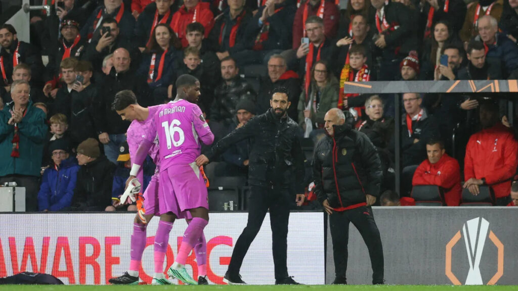 How many matches could Maignan miss after his red card for Milan at Bournemouth? - Yahoo Sports