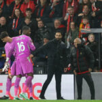 How many matches could Maignan miss after his red card for Milan at Bournemouth? - Yahoo Sports
