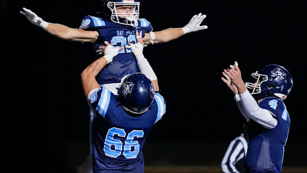 Green Bay-area high school sports results for Friday, Oct. 30 - Yahoo Sports