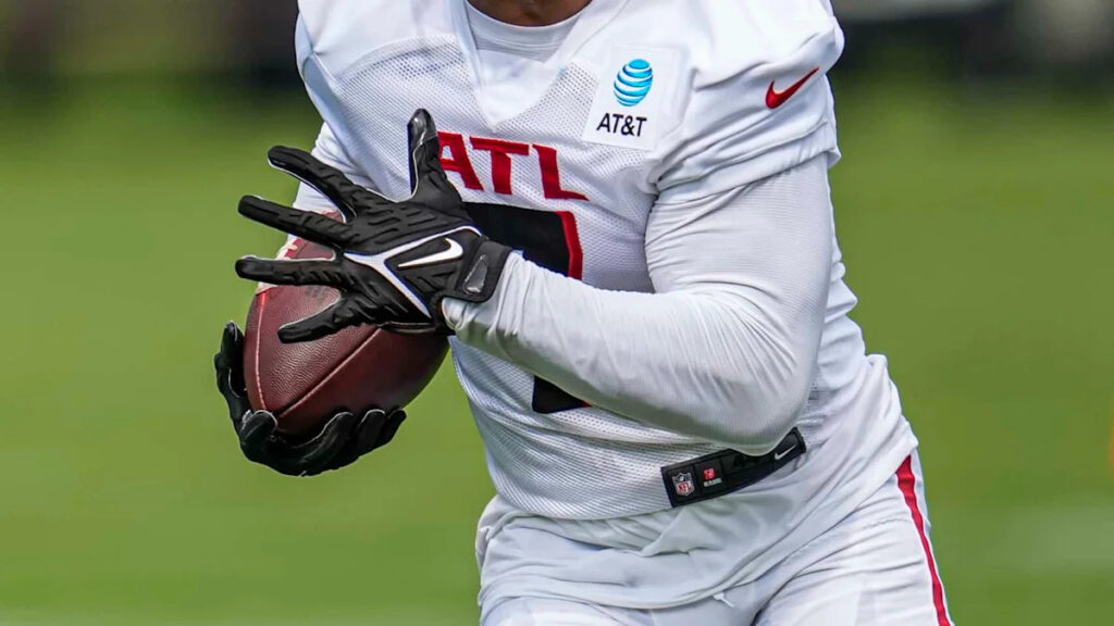 Skip Bayless Has Bold Take About Falcons RB Bijan Robinson - Yahoo Sports