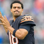 Bears Make Final Call on Caleb Williams, Tyson Bagent Ahead of Packers Game - Yahoo Sports