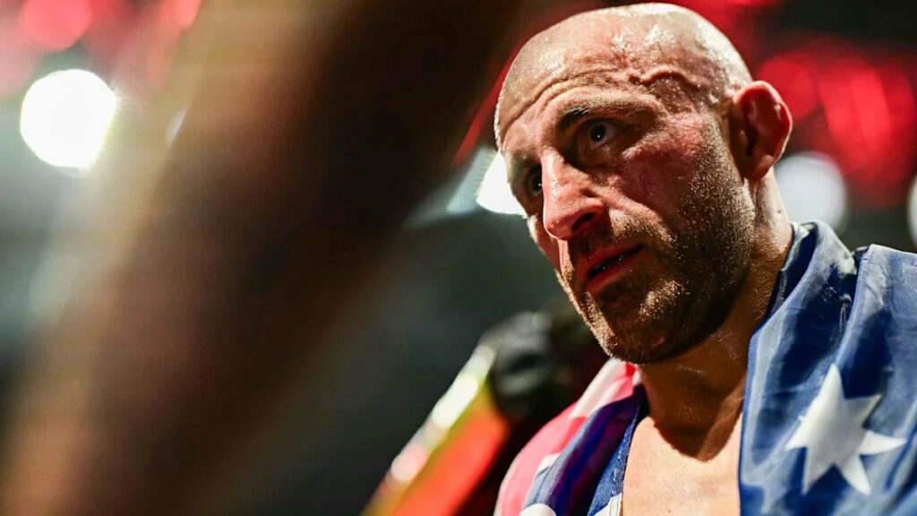 Alex Volkanovski’s Coach Explains How They Beat Justin Gaethje - Yahoo Sports