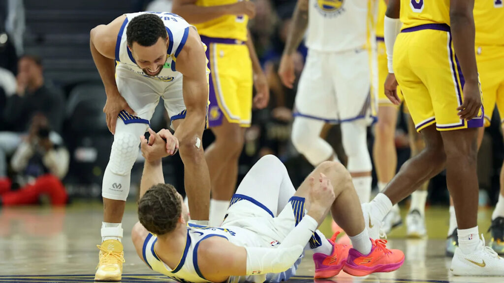 Warriors Get Bad News on $110M Guard Ahead of Lakers Opener - Yahoo Sports