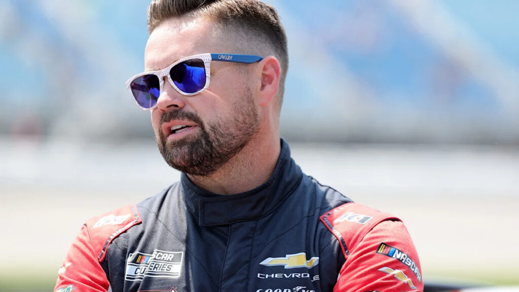 Ricky Stenhouse Jr. on Talladega Finish: ‘One Wrong Move’ - Yahoo Sports