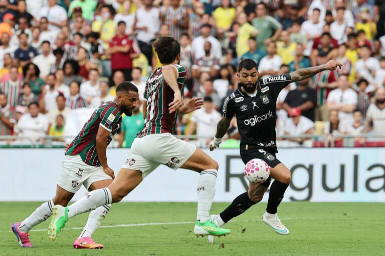 Santos are clinical, rally past Fluminense and stay in the top-five hunt - Yahoo