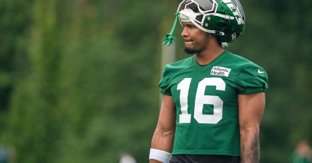 Is Kenyon Sadiq Playing Today? Latest on the Jets TE’s Injury Status for Week 4 vs. Bears - Yahoo Sports