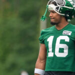 Is Kenyon Sadiq Playing Today? Latest on the Jets TE’s Injury Status for Week 4 vs. Bears - Yahoo Sports