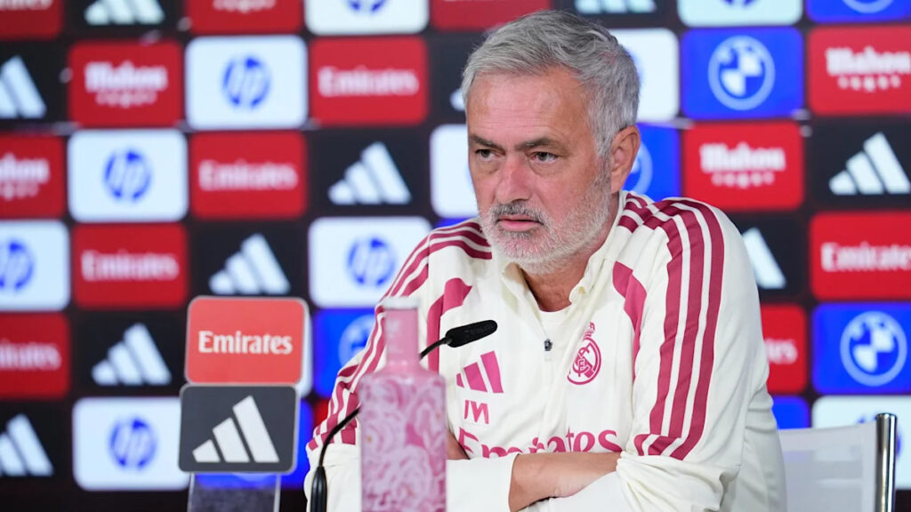 Mourinho: “Fermín is tired of referee talk? We’re tired of other things and they keep happening” - Yahoo Sports