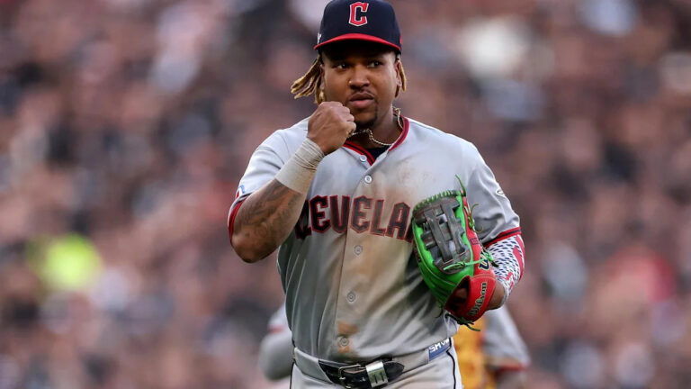 ALCS GAME FIVE: WHITE SOX AT GUARDIANS, Williams vs. Burke, discussion - Yahoo Sports