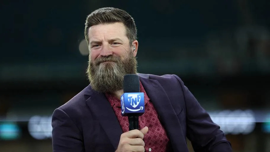 How Former Titan Ryan Fitzpatrick Believes Benching Cam Ward Would Benefit his Growth - Yahoo Sports