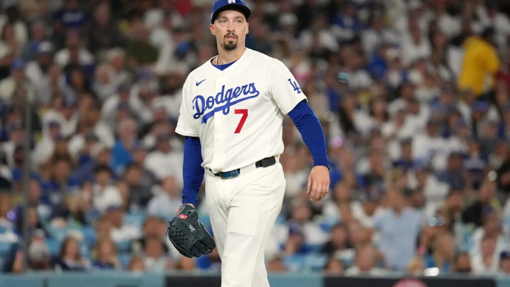 Blake Snell joins John Smoltz in MLB postseason lore - Yahoo Sports