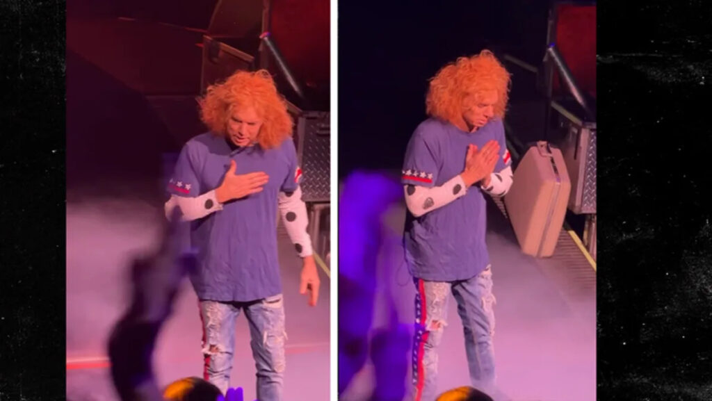 Carrot Top Returns to Luxor Stage in Vegas After Surviving Suicide Attempt - Yahoo