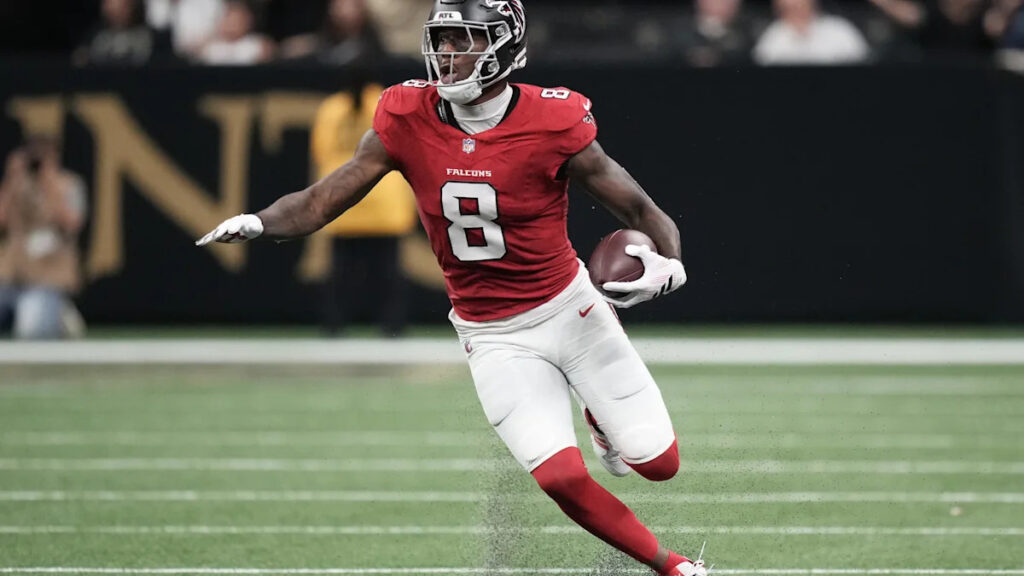 WATCH: Pitts finally gets first TD of season on SNF vs Ravens - Yahoo Sports