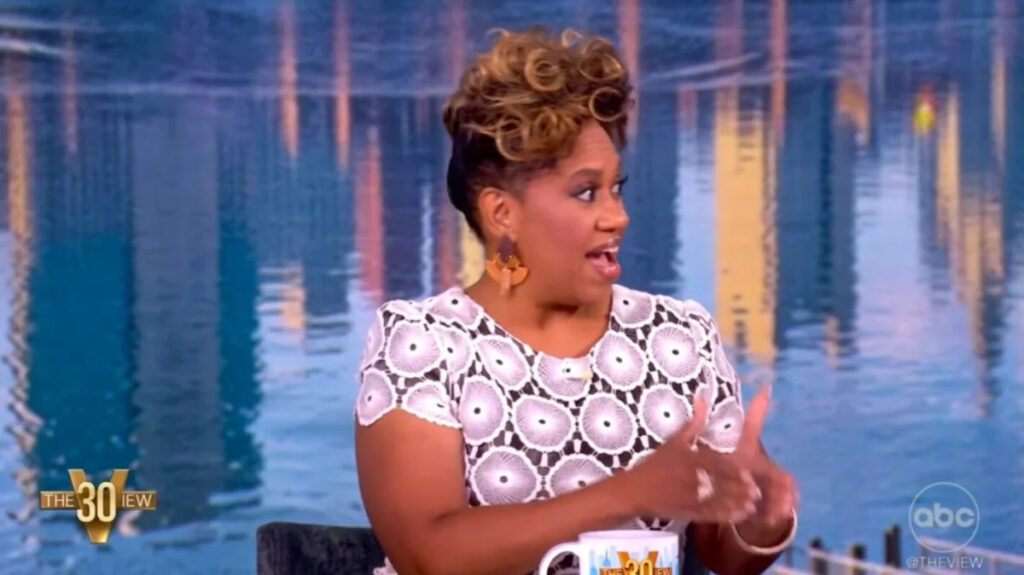 Chandra Wilson Reveals How ‘Grey’s Anatomy’ Cast Is Cheering on Harry Shum Jr.’s ‘DWTS’ Run - Yahoo