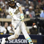 Fernando Tatis Jr.'s solo HR helps Padres even Game 4 with Brewers - Yahoo Sports