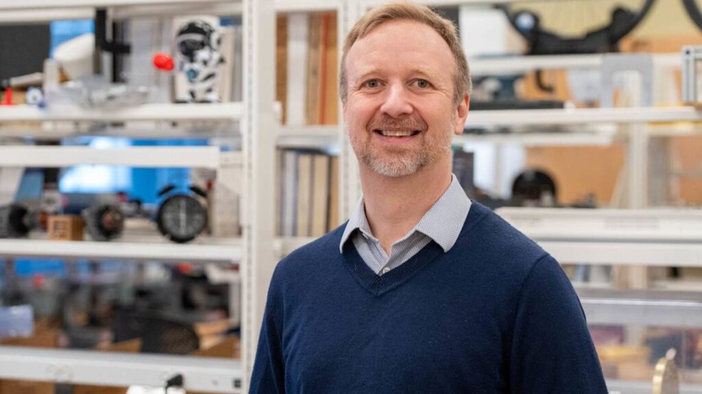 The Future of Military Tech: Army Links With College Professor to Test High-Grade Materials - Military.com