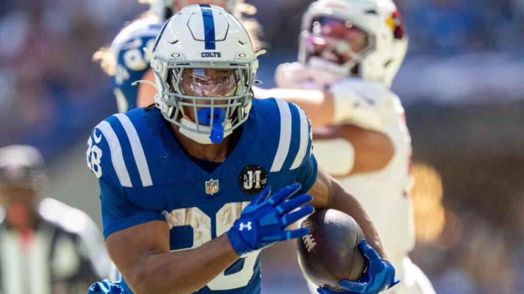 NFL trade deadline: Four Eagles, two more Colts and two starting QBs included among top 25 candidates - CBS Sports