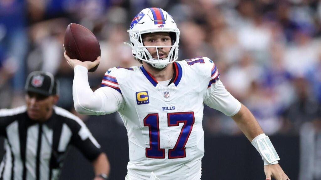 LOOK: Josh Allen channels Brett Favre with unbelievable backhanded touchdown pass - CBS Sports