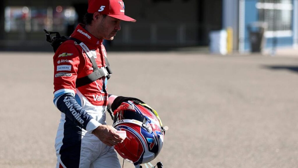 NASCAR Power Rankings: Kyle Larson’s Phoenix Disaster Throws Chase Into Chaos - Heavy.com