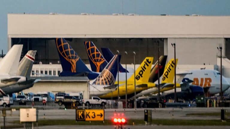 8 injured as Colombia-New York flight suffers severe turbulence, drops 25,000 feet - India Today